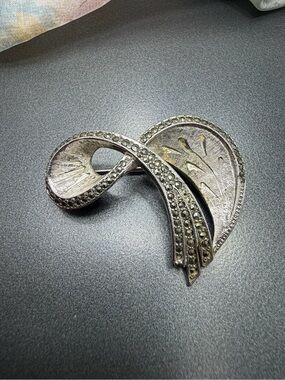 😎30%off Vintage Art Devo Marcasite brooch #315ub